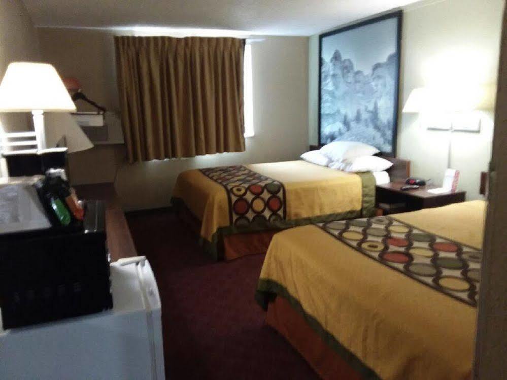 Super 8 By Wyndham Sioux Falls Near Convention Center Экстерьер фото