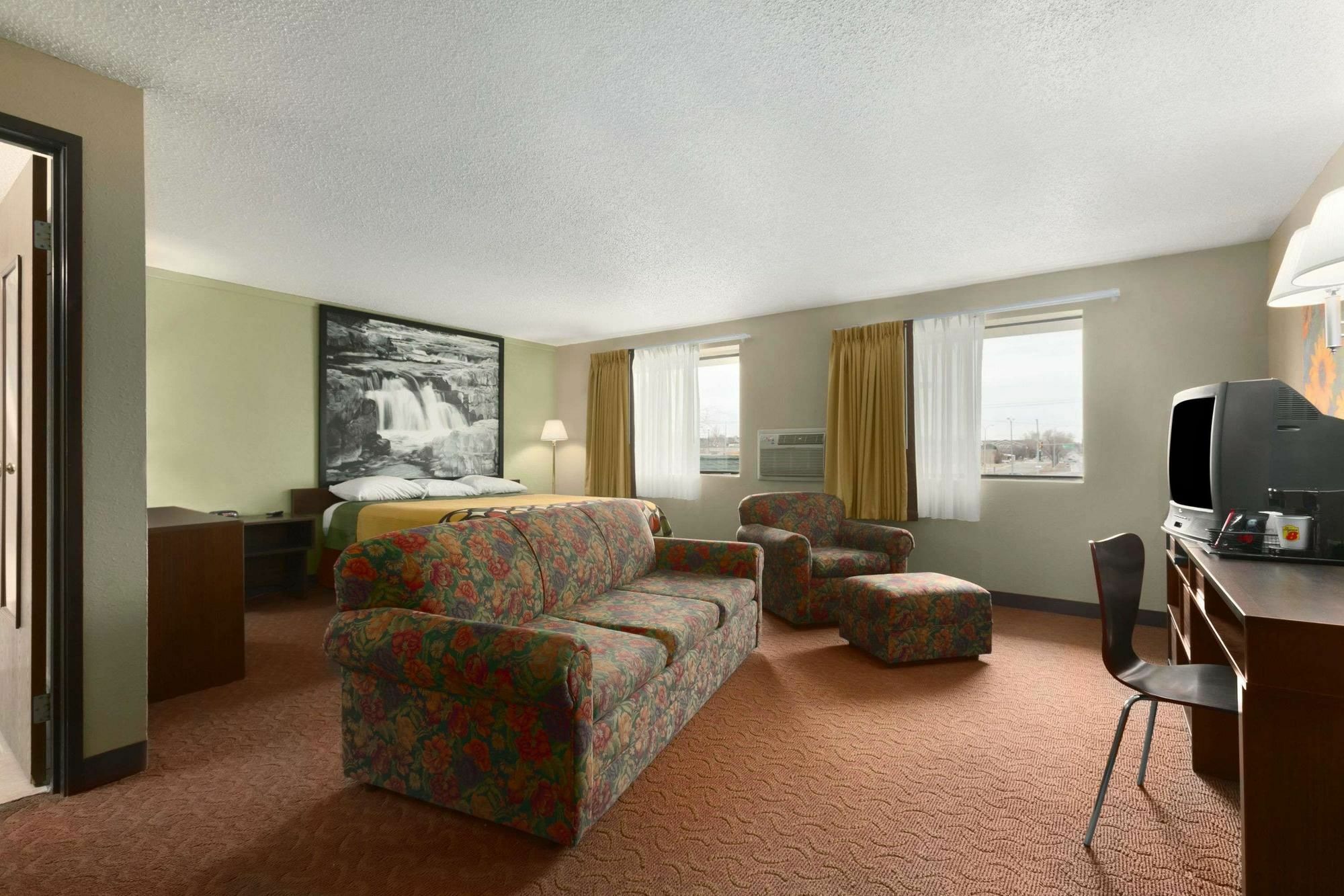 Super 8 By Wyndham Sioux Falls Near Convention Center Экстерьер фото